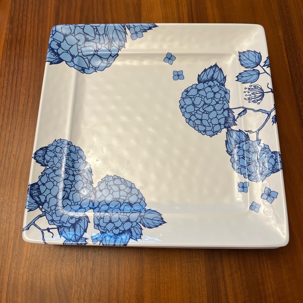Sur La Table Melamine Square dinner plate with Hydrangeas - Set of 4